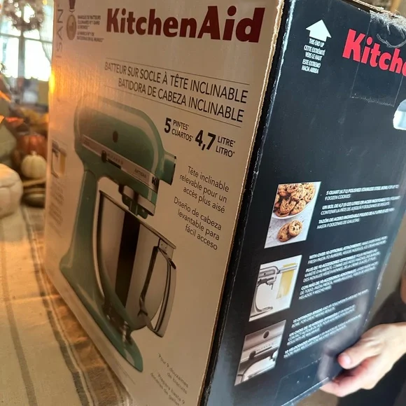 KitchenAid Artisan Tilt-Head Stand Mixer - Teal - Picture 3 of 4